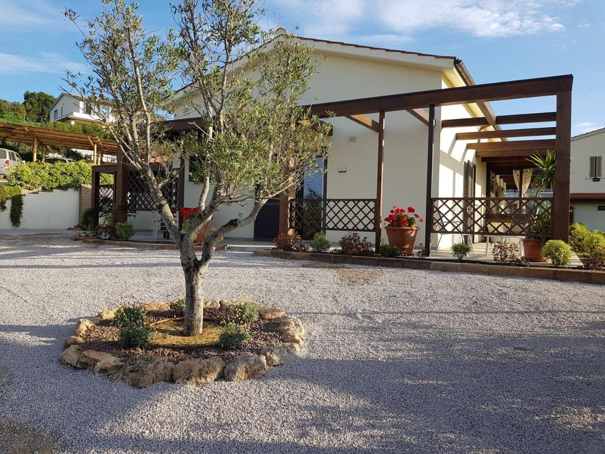 Agriturismo Diaccia Botrona กาส์ตีจลิโอเน เดลลา เปสกายา ภายนอก รูปภาพ